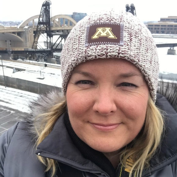 Meet your Posher, Amy - Picture 3 of 3